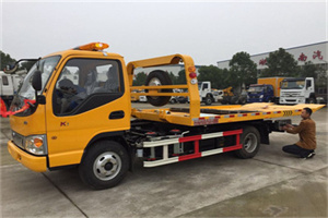 雄县哪里有拖车服务