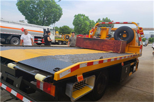 雄县附近拖车电话号码服务